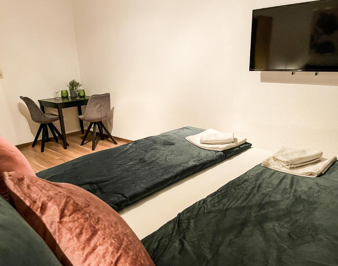 Apartment Fuer 3 Gaeste Kostenlose Parkplaetze Und Lift Hannover Exteriör bild